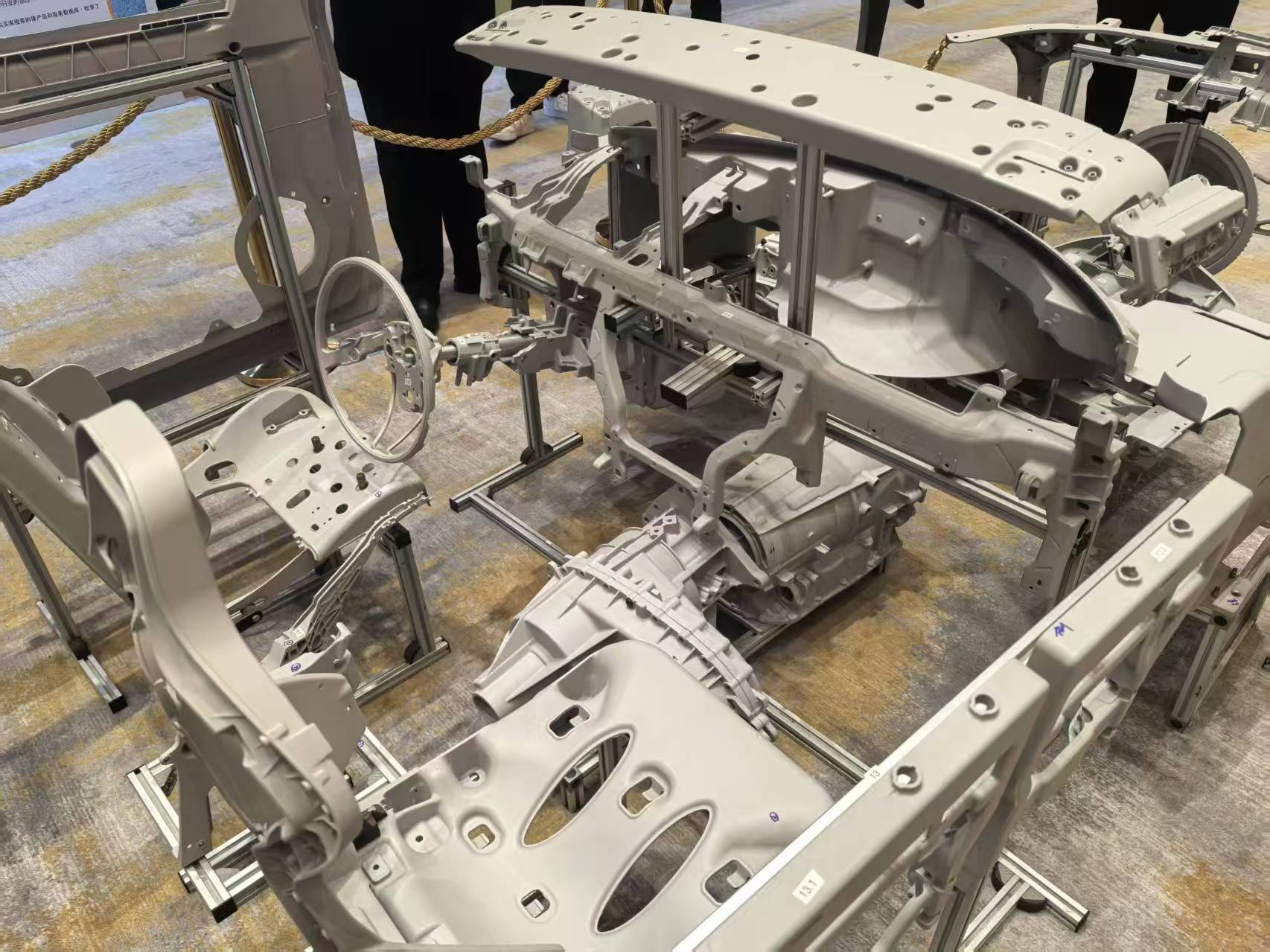 壓鑄脫模劑100問（47）鎂合金壓鑄和注射有什么區(qū)別和聯(lián)系？以及對(duì)于脫模劑要求有什么區(qū)別